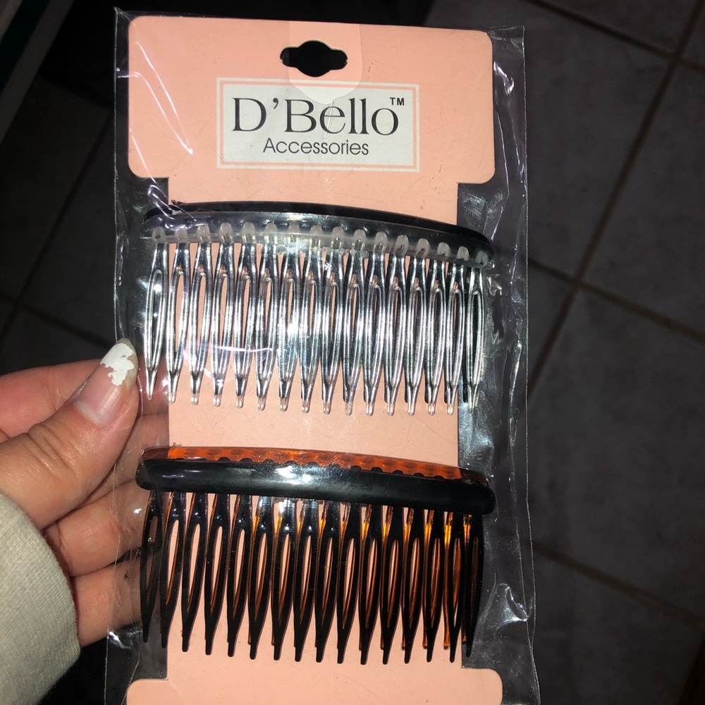 D’bello hair clips !